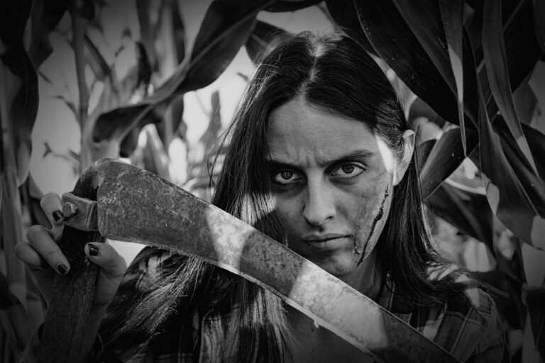 Foto seria de la sesión de fotos de los chicos del maíz en blanco y negro